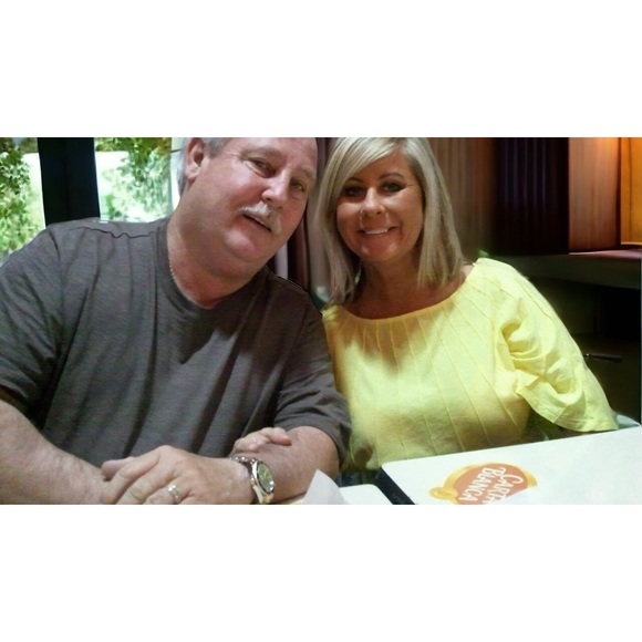 Meet your Posher, Renee - Picture 1 of 2